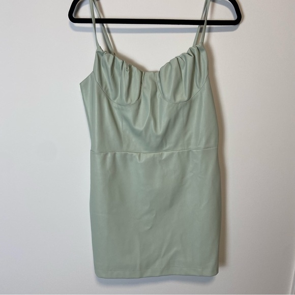 ⚪️ Kendall & Kylie vegan leather pastel green mini dress - Picture 2 of 6